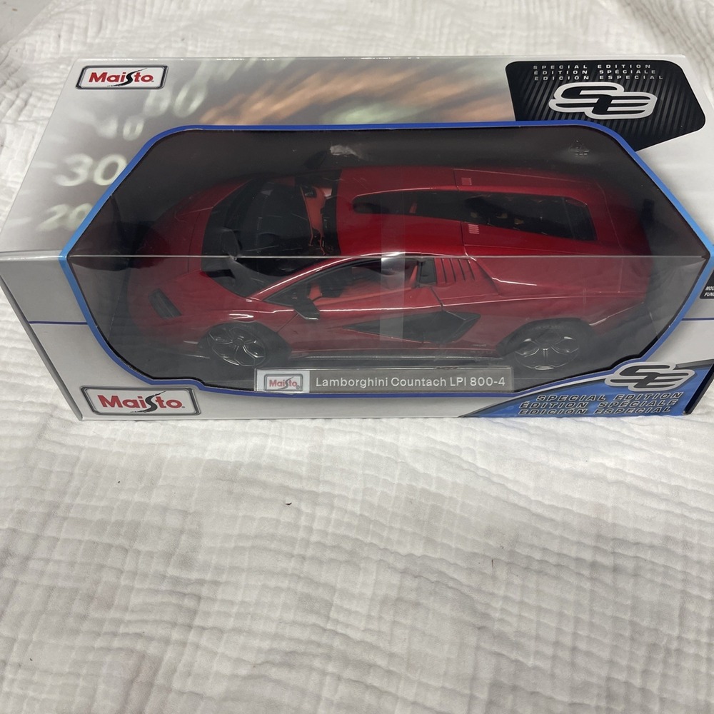Maisto 1:18 Red Lamborghini Performante Special Edition Die Cast Car